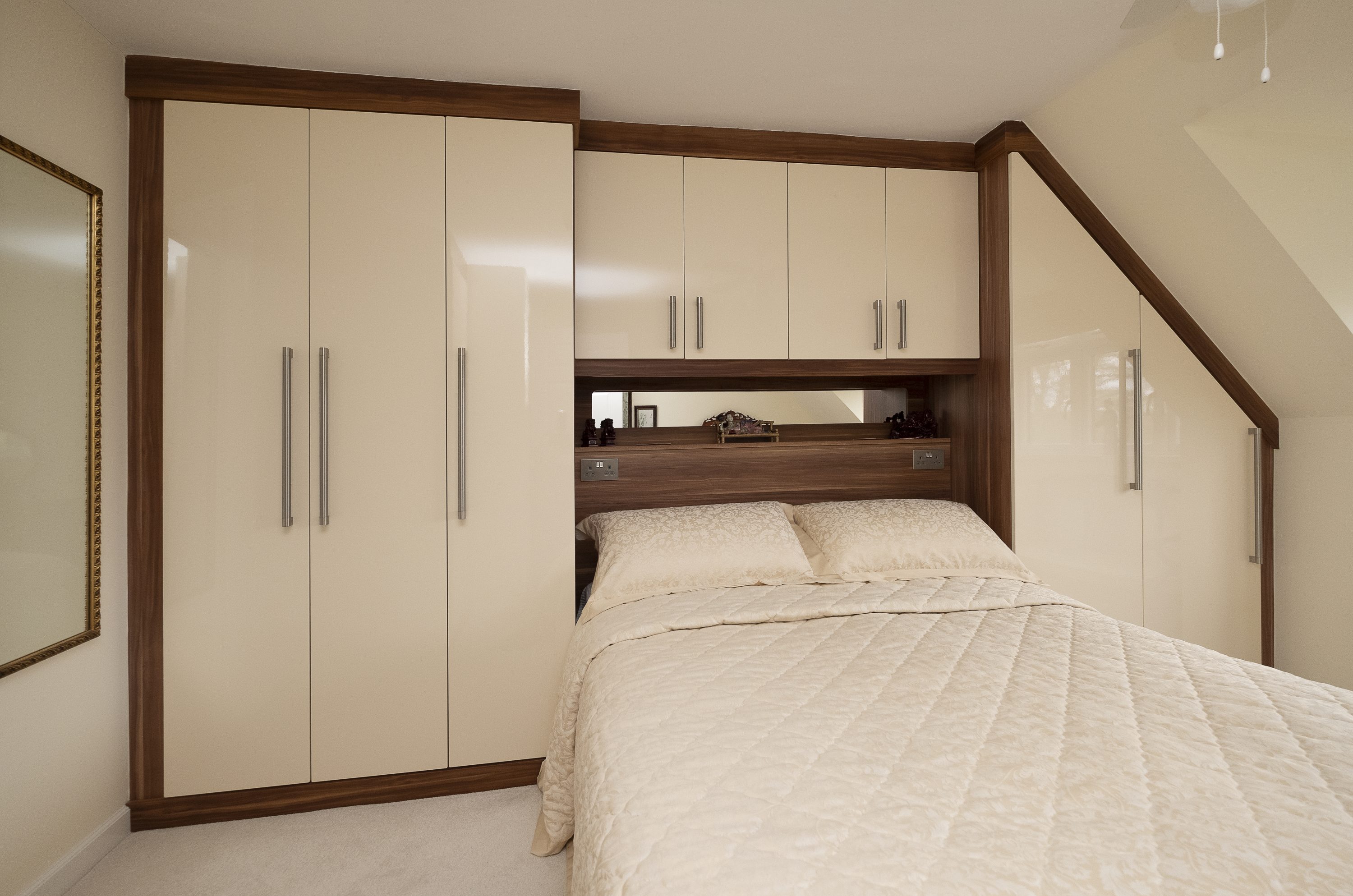 Pencil Round Deign – Gloss Cream Doors with Opera Walnut Surround